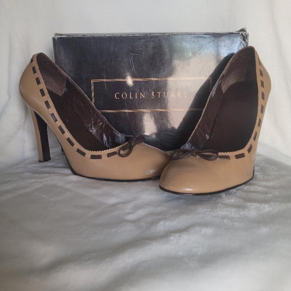 Colin Stuart, size 9, tan with brown